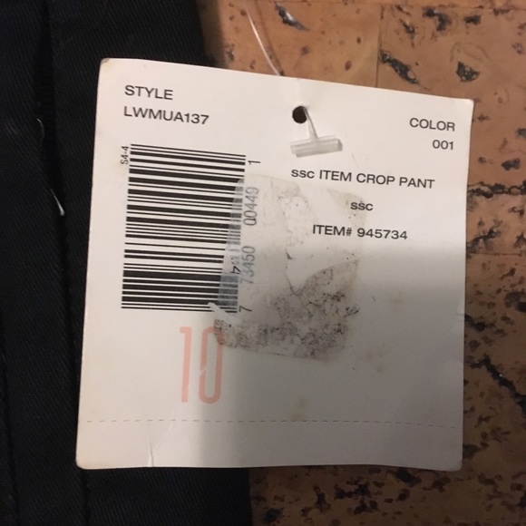 Liz Claiborne Black Crop Pants, Never Worn - Picture 4 of 8